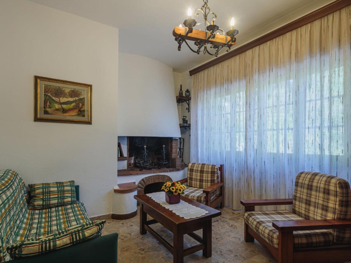 Apartment Barbara By Interhome Corsanico-Bargecchia Exterior foto